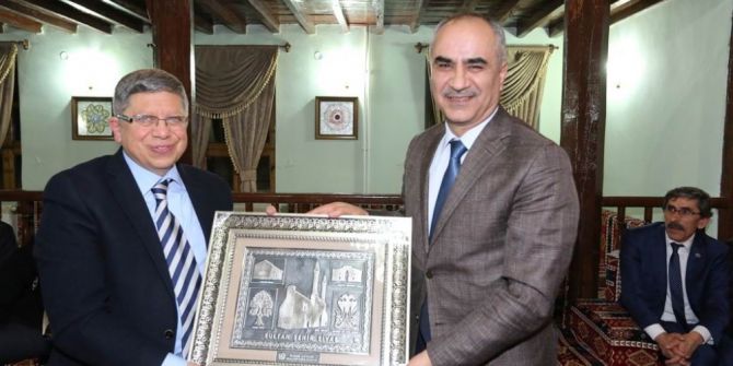 Cumhurbaşkanı Başdanışmanı Çevik İrfan Meclisi’nin Konuğu Oldu