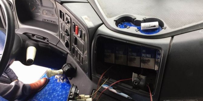 Tırın Zulasında 976 Paket Kaçak Sigara Ele Geçti