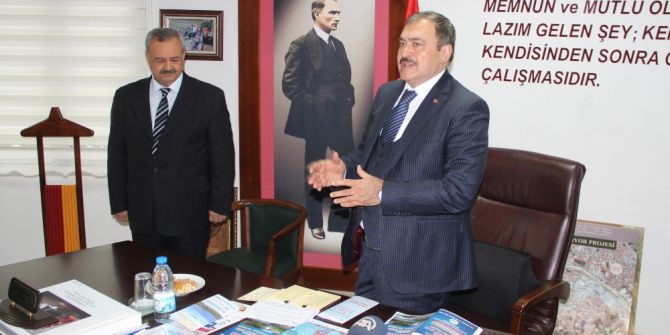 Bakan Eroğlu: "Bir Hükümetin Ömrü 16 Ay"