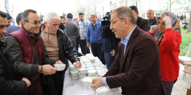 Başkan Çelikcan Kırık Buğday Çorbası Dağıttı