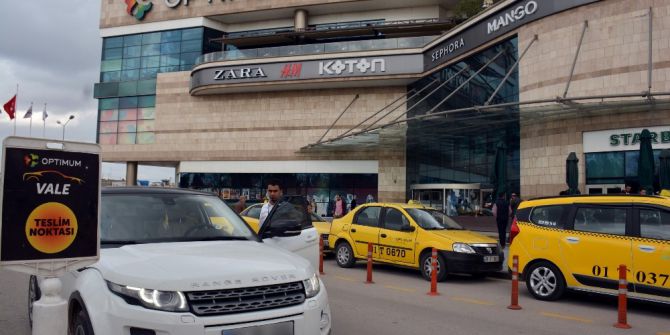 Çocuklu Ailelere Ücretsiz Vale Hizmeti