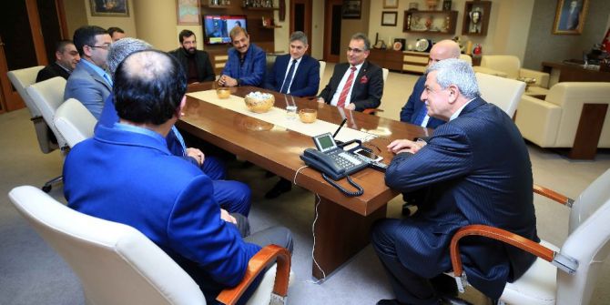 Başkan Karaosmanoğlu, Stk Yönetimleri İle Bir Araya Geldi