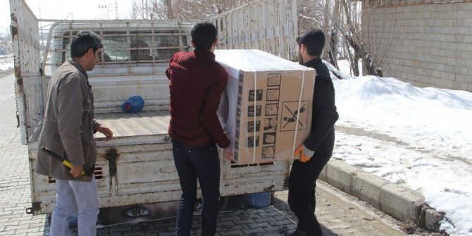 Kaymakam Öztürk’ten Genç Kıza Çeyiz Yardımı