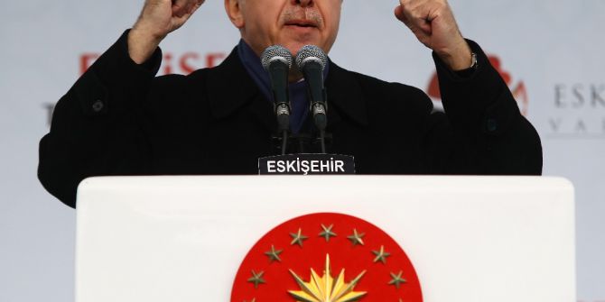 Cumhurbaşkanı Erdoğan, Kılıçdaroğlu’nun Radyo Programındaki Konuşmasını Meydandaki Kalabalığa Dinletti