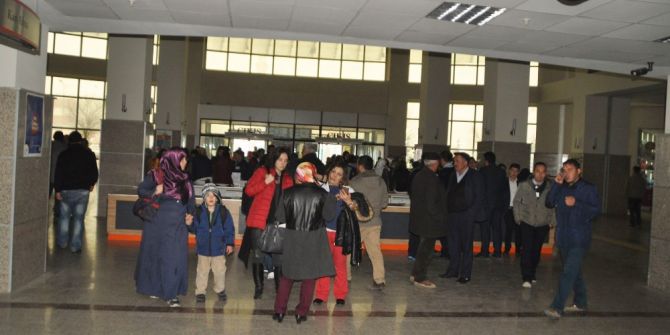Afyonkarahisar Devlet Hastanesi’nde Yangın Paniği (3)