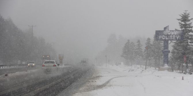 Bolu Dağı’nda Kar Yağışı Şiddetini Artırdı