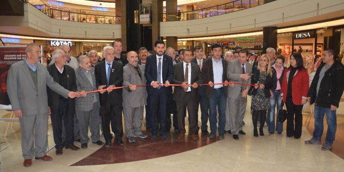 Gaziantep’te Şehit Ailelerinin Hikayelerinin Yer Aldığı Sergi Açıldı
