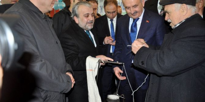 Müezzinoğlu, Vatandaşlardan Sigarayı Bırakmaları İçin Yazılı Belge Aldı