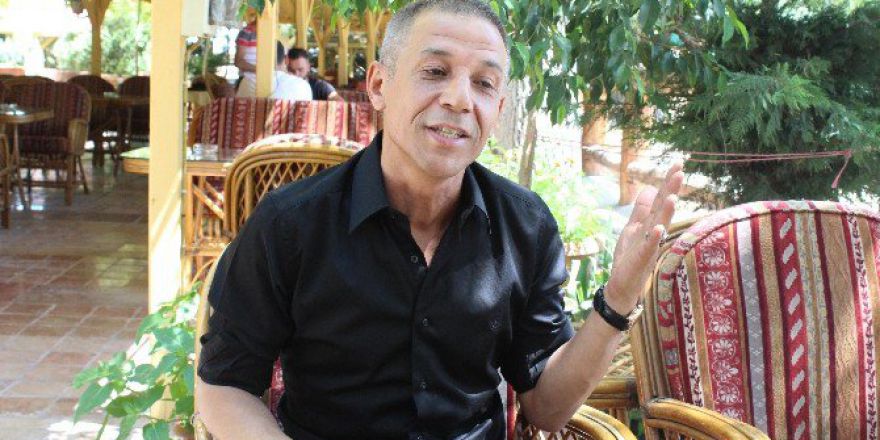 Sanatçı Yıldızdoğan Türk Askerine Moral İçin Saçlarını Kesti