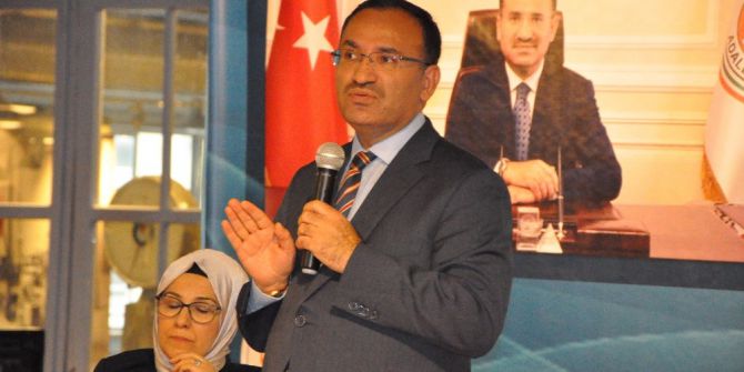 Adalet Bakanı Bekir Bozdağ, Üniversiteliler İle Bir Araya Geldi