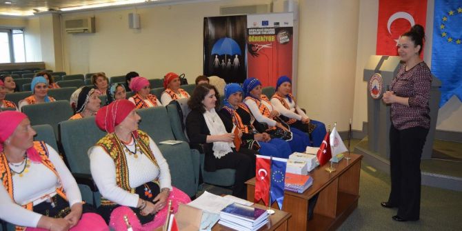 “Avrupa Birliği Yolu’nda Kadınlar Haklarını Öğreniyor”