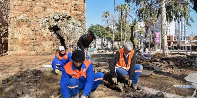 Tarihi Üç Kapılar’da Yenileme