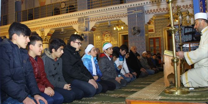 Gençler Sabah Namazında Buluştu