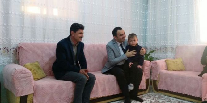 Kaymakam Çelik’ten, Fırat Simpil’in Ailesine Ziyaret