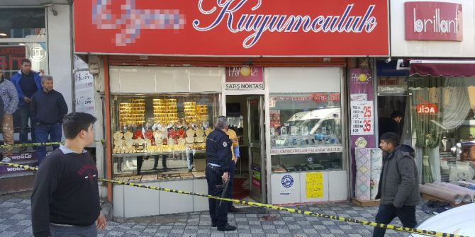 Ataşehir’de Kuyumcu Soygunu Girişimi