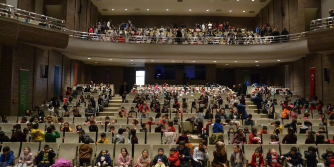 Büyükşehir 5232 Çocuğu Tiyatroda Buluşturdu
