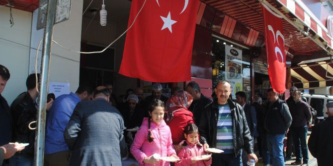 Aydın Mhp Şehitler İçin Tavuklu Pilav Dağıttı