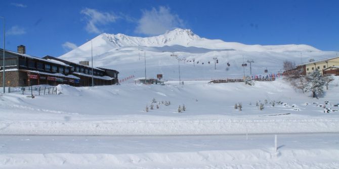Erciyes’te Pistlere 50 Santimetre Kar Düştü