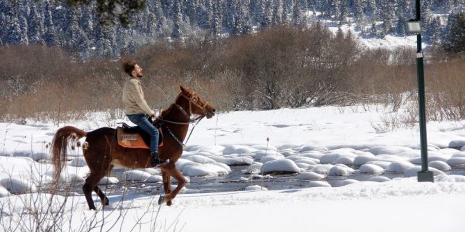 Abant’ta Kar Görüntüsü Tatilcileri Büyüledi