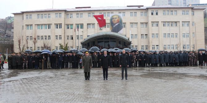 Çanakkale Kutlamasındaki Tiyatro Gösterisi Vali Ve Eşini Ağlattı