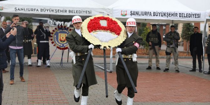 Şanlıurfa’da Şehitlik Anıtına Çelenk Bırakıldı