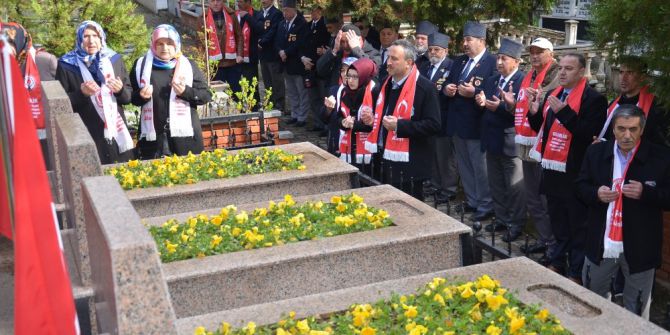 Şehit Öğretmen Etem Yaşar Meydanı Açıldı