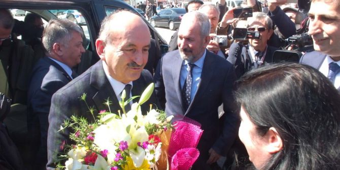 Müezzinoğlu: "Ümüğü Arttık Millet Sıkacak"