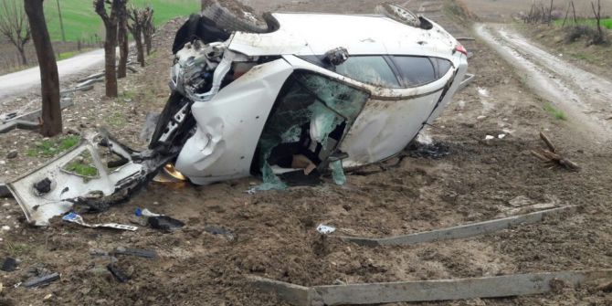 Otomobil Yoldan Çıktı: 1 Yaralı