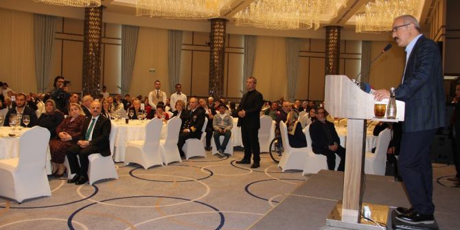 Bakan Elvan: "Türk Milletinin Her Ferdi, Şehitler Tepesini Boş Bırakmamak İçin Nöbet Bekliyor"