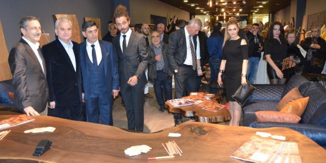 Tabiattan Sanata Ahşap Eserler Neoplus’ta Vatandaşların Beğenisine Sunuldu