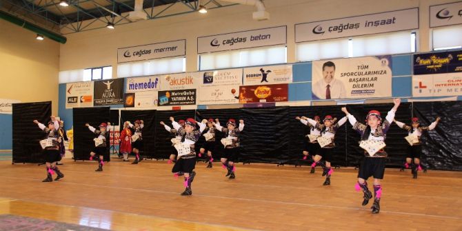 Halkoyunları Ekipleri Kendilerine Hayran Bıraktı