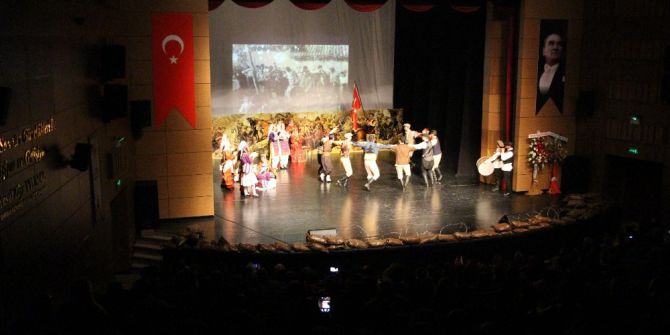 Çanakkale Zaferi İçin Lirik Dans Gösterisi