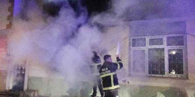 Kilis’te Yangında Dumandan Etkilenen 5 Kişi Hastaneye Kaldırıldı