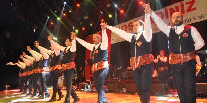 Dadaşlar, İstanbul’dan Dünyaya Türk Bayraklı Milli Birlik Mesajı Verdi