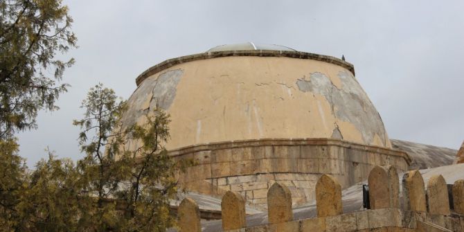 746 Yıl Medrese Eğitimi Verildi, Rutubetten Çürüyor