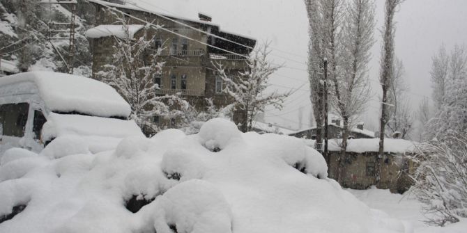 Hakkari’de 18 Köy İle 53 Mezra Yolu Kapandı
