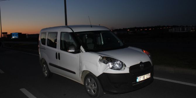 Peşindekilerden Kaçmaya Çalışan Genç Kadın Otomobil Altında Kaldı