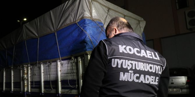 Arı Kovanlarının Arasında 350 Kilo Esrar Böyle Ele Geçirildi