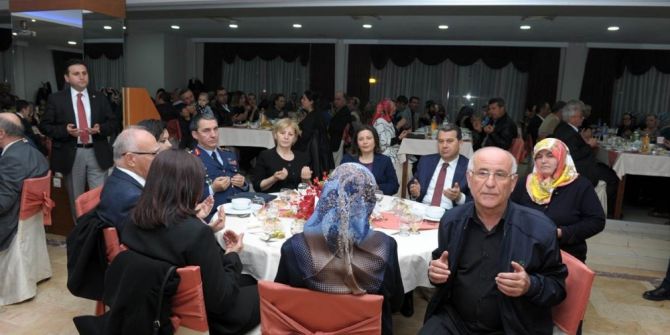 Şehit Aileleri Ve Gaziler Onuruna Yemek Verildi