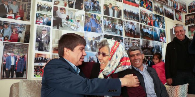 Hayranı Olduğu Başkanın 3 Bin Fotoğrafı Evinin Duvarlarını Süslüyor