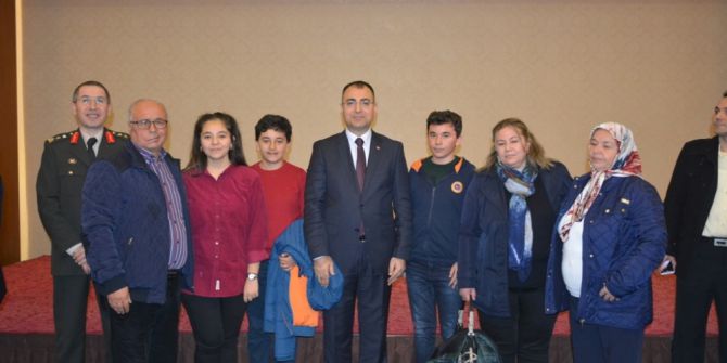 Vali Toprak Şehit Aileleri, Gaziler Ve Gazi Aileleri Onuruna Yemek Verdi