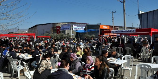 Nazilli Demirciler Odasından Şehitler İçin Hayır Yemeği