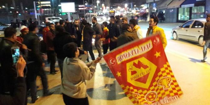 Evkur Yeni Malatyasporlu Taraftarlar Şampiyonluk Havasına Girdi