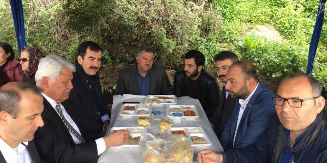 Erdem, Şehit Evinde Mevlid-i Şerif Hayrına Katıldı