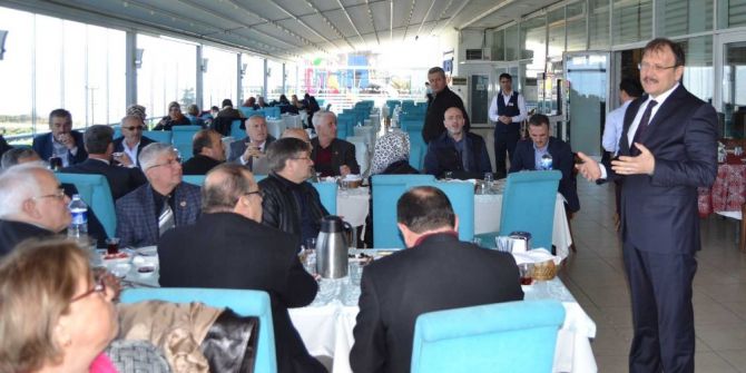 Çavuşoğlu: "Anayasada Öncelik Yasamayı, Yürütmeyi Halkın Seçmesi"