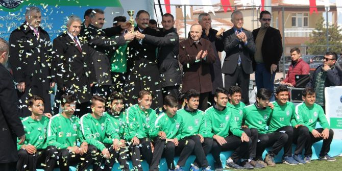 Bakan Özhaseki: "Bu Milletin Geleceğine Kim Göz Koyarsa Gözünü Çıkarırız"