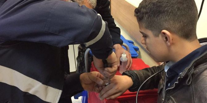 Çocuğun Parmağına Sıkışan Yüzük Kesilerek Çıkarıldı