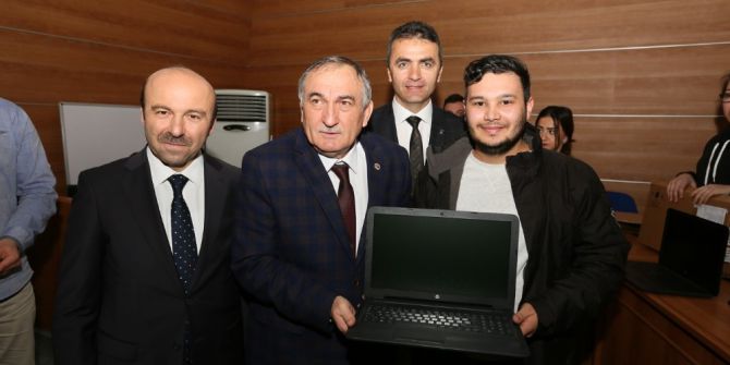 Yüksek Lisans Ve Doktora Öğrencileri Bilgisayarlarına Kavuştu