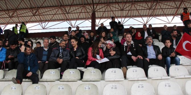 Görme Engelli Taraftarlar Maça Geldi