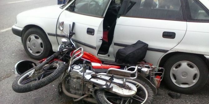 Motosiklet İle Otomobil Çarpıştı: 1 Yaralı